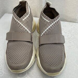Steve Madden Medina Taupe Mesh Sneakers Women's Size 7.5M Adjustable Strap Light